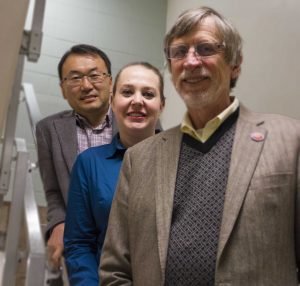 (From left) Drs. David Jeong, Jennifer Shane and Chuck Jahren (Photo by Kate Tindall)