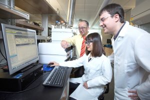 Prof. Li with graduate research assistants