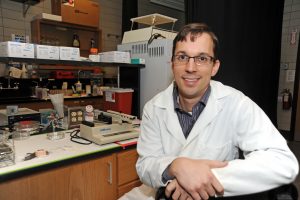 Dr. ian Schneider in lab