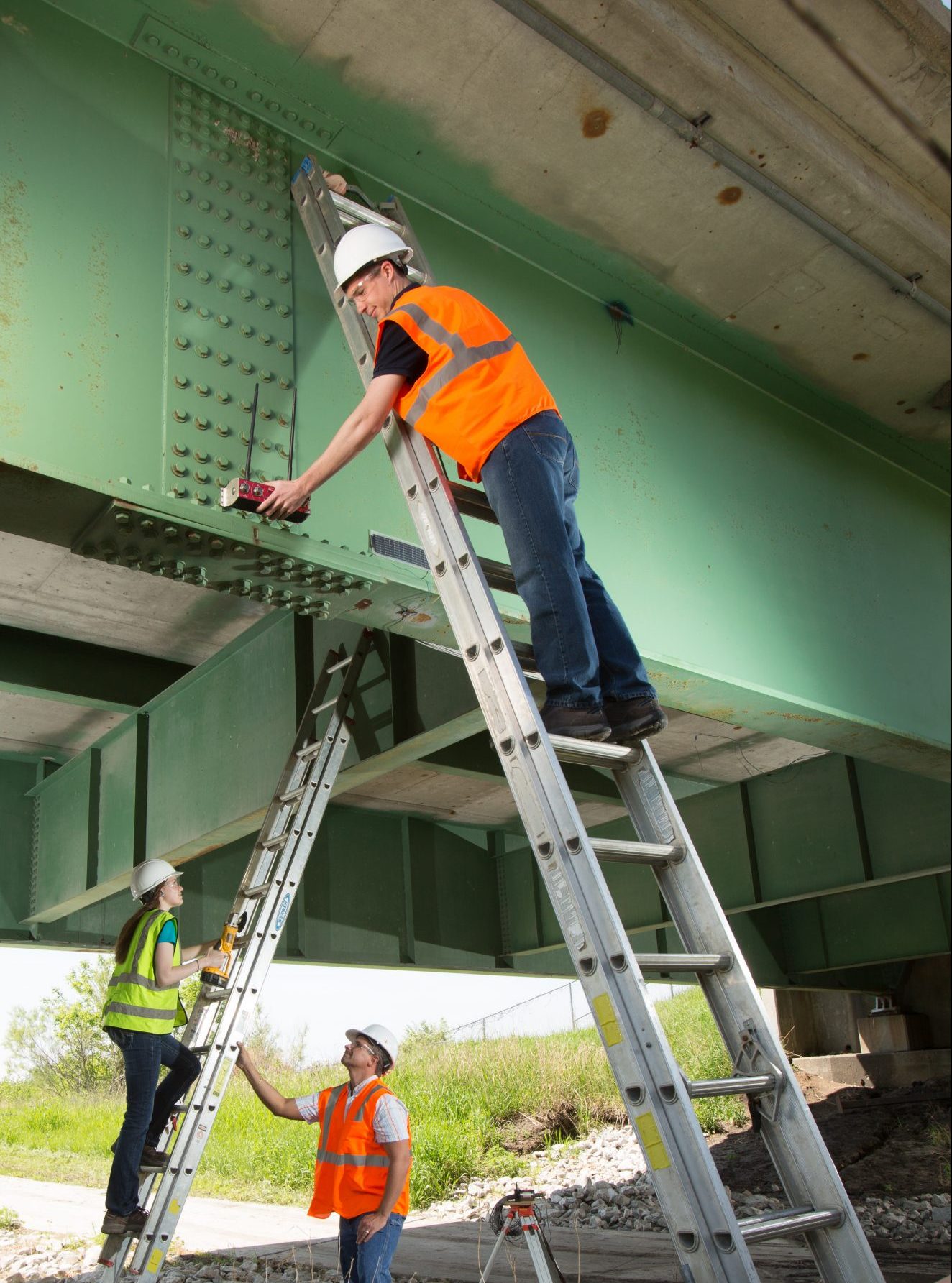 CCEE Faculty Inspecting a bridge in Madison County, IA